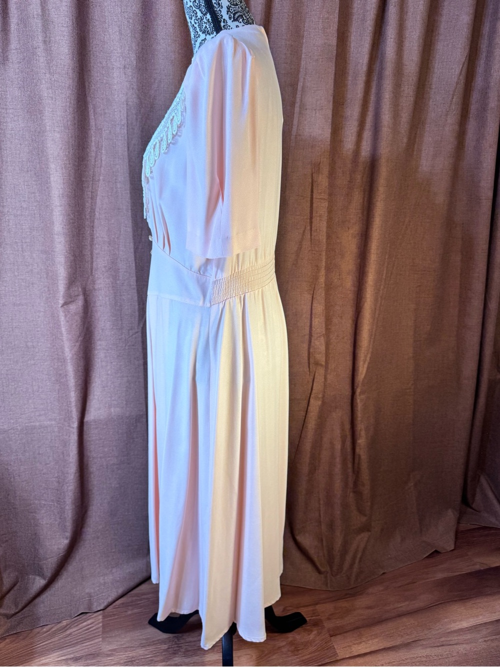 Vintage Pastel Pink Pearl Button Front Midi Dress, 1970s/ 1980s, size 12 - Picture 5 of 16